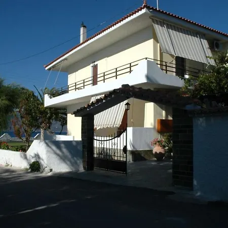 Marina Paralia Kallonis